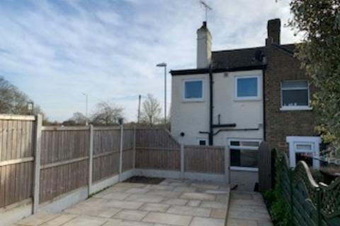 3 bedroom end of terrace house to rent, Rainsford Road, Chelmsford CM1