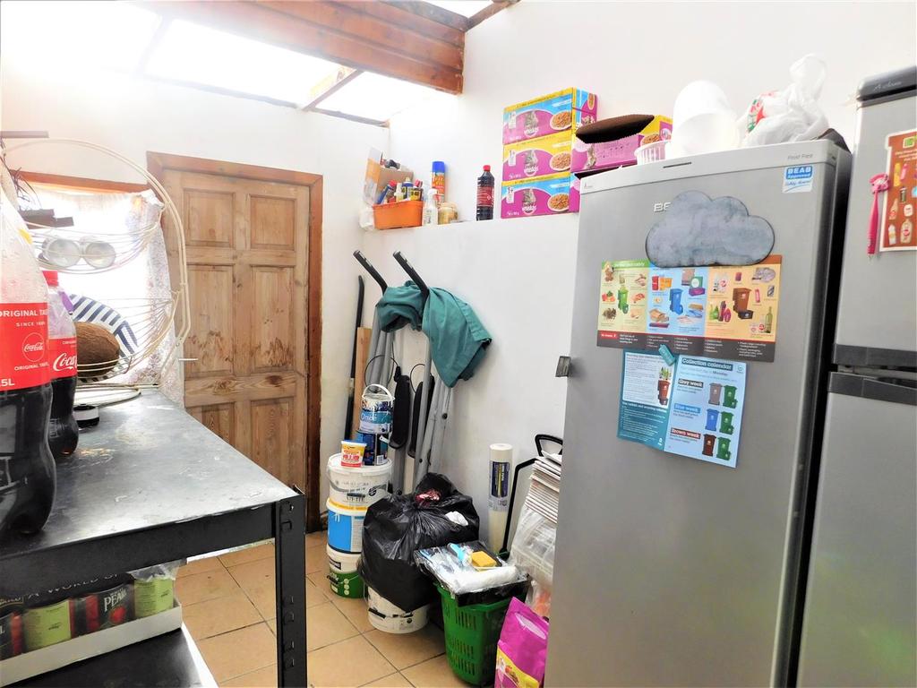 Brompton Street, Oldham 4 bed end of terrace house £159,950