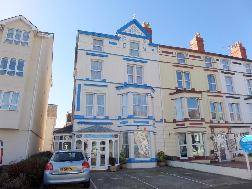 Deganwy Avenue, Llandudno, Conwy, LL30 11 bed end of terrace house £