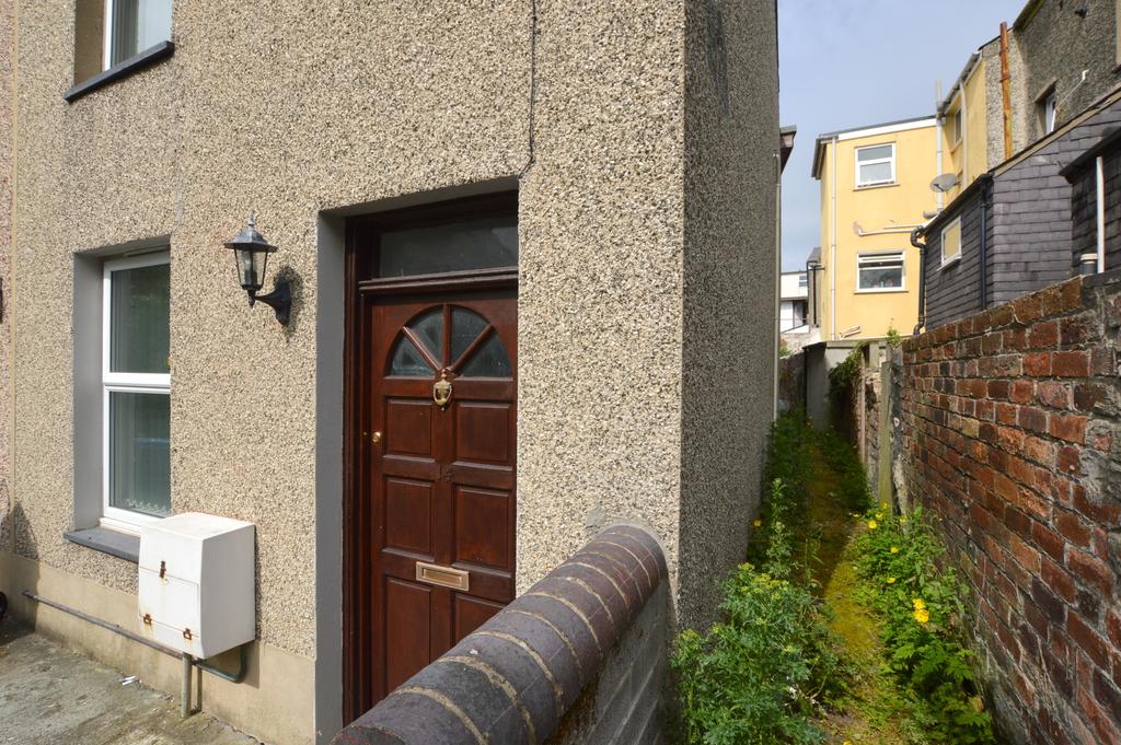 The Crescent, Bangor, Gwynedd, LL57 3 bed terraced house £115,000