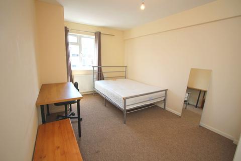 4 bedroom flat to rent - St. Marks Hill, Surbiton KT6