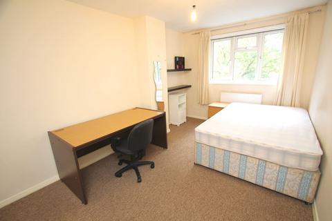 4 bedroom flat to rent, 3 Denmark Road, Kingston upon Thames KT1