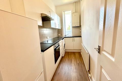 2 bedroom flat to rent, McIntyre Place, Paisley, Renfrewshire, PA2