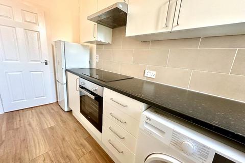 2 bedroom flat to rent, McIntyre Place, Paisley, Renfrewshire, PA2