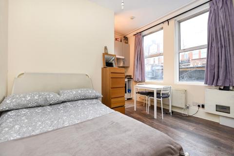 Flat for sale, Walm Lane, Willesden Green, NW2