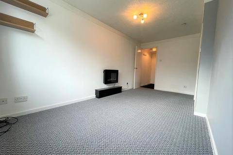 1 bedroom ground floor flat to rent, Millersdale Court, Glossop SK13