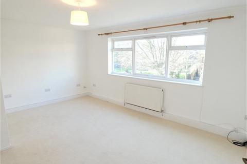 2 bedroom flat to rent, Eastbury Court on Lemsford Road