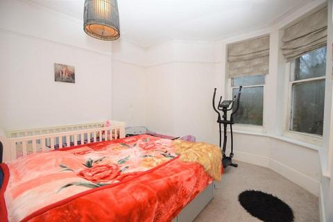 2 bedroom flat to rent, London Road, St Leonards On Sea, TN37 6LS