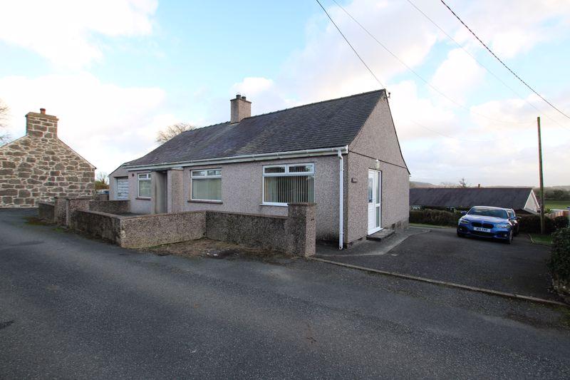 Llanbedrgoch, Anglesey 2 bed detached bungalow £205,000