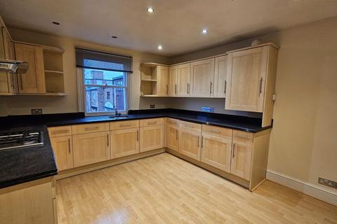 2 bedroom apartment to rent, Hewlett Road, Cheltenham