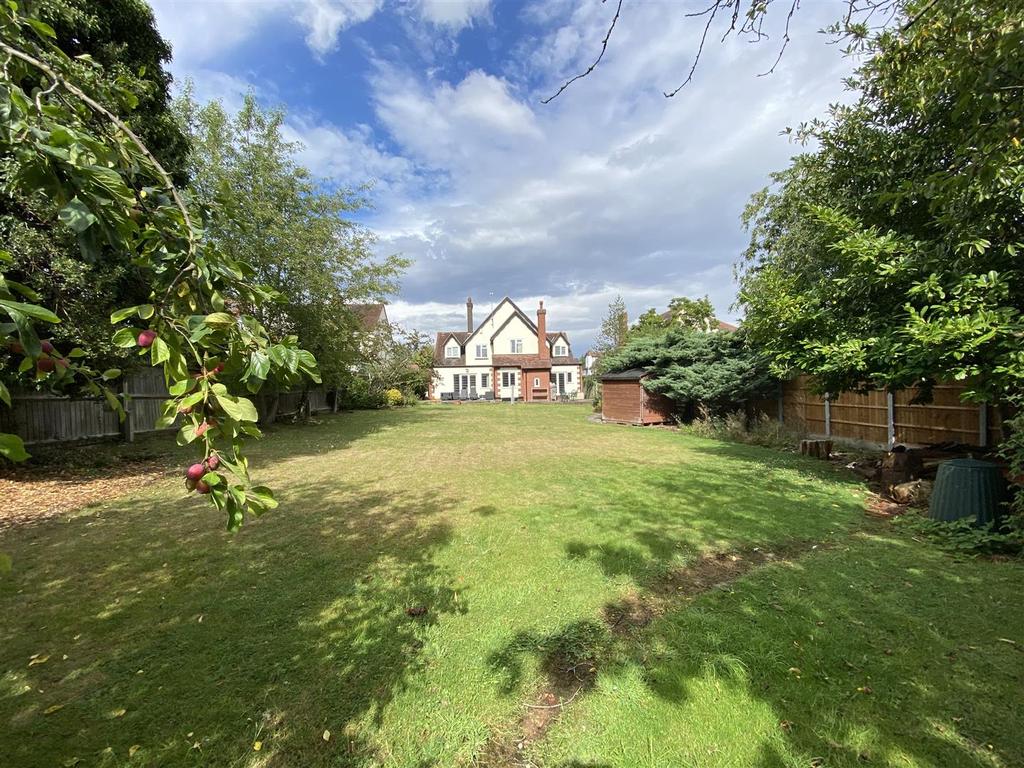 Crossways, Shenfield, Brentwood 4 bed detached house £1,350,000