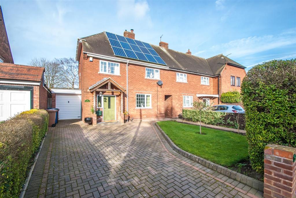 Weston Road, Lichfield 3 bed semidetached house £295,000