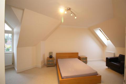 2 bedroom flat to rent, Rosemead Gardens, Crawley RH10