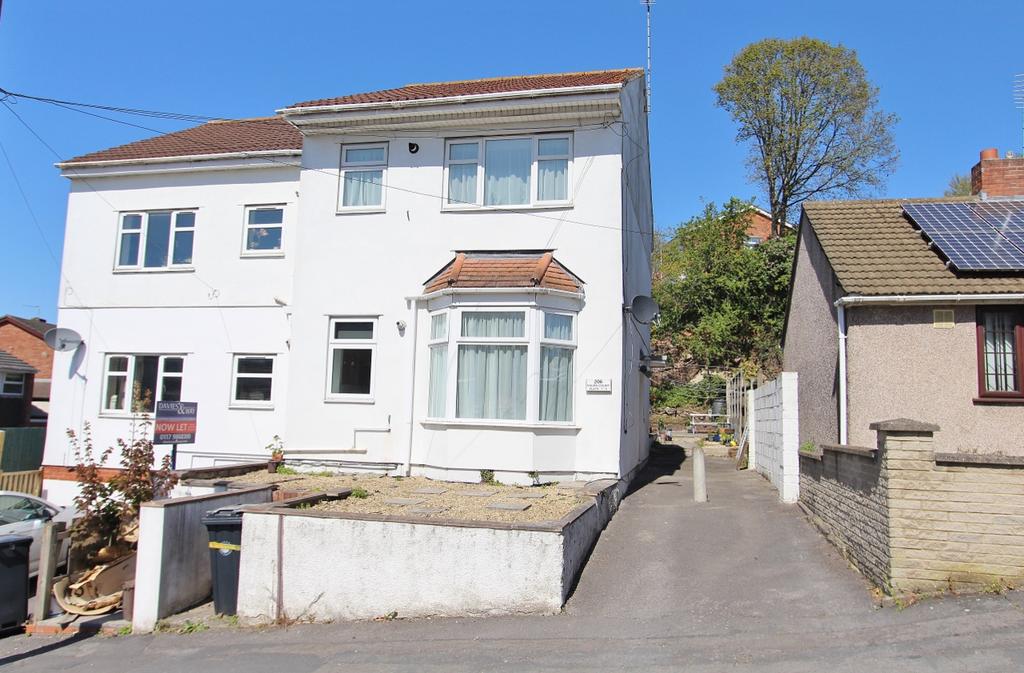 Valma Court, 206 Dundridge Lane, St... 1 bed flat £795 pcm (£183 pw)