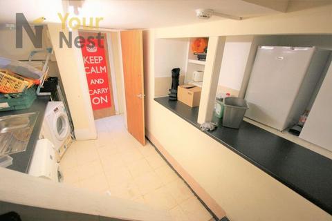 5 bedroom terraced house to rent, St Michaels Terrace, Headingley, Leeds, LS6 3QB