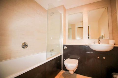 2 bedroom flat to rent, Crampton Street,, Elephant and Castle, London