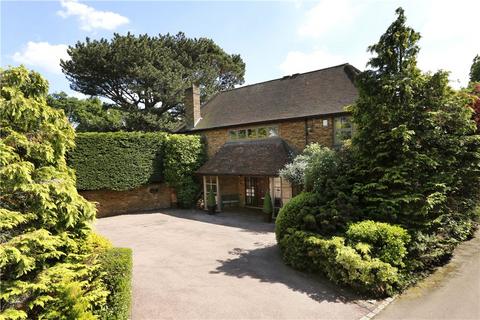 5 bedroom detached house to rent - Eversley Park, SW19