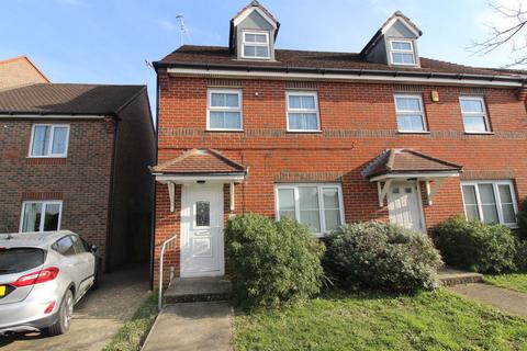 3 bedroom semi-detached house to rent - Old School Place, Hove BN3