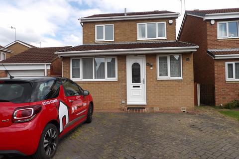 3 bedroom detached house to rent, Woburn Close,Balby,Doncaster, DN4