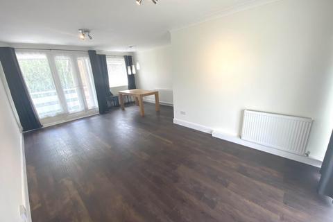 2 bedroom flat to rent, White House Drive, Stanmore