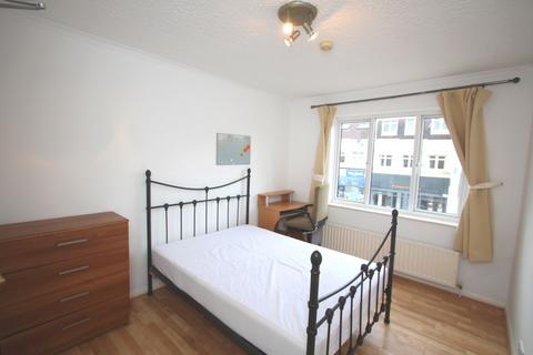 5 bedroom maisonette to rent, Camellia Lane, Surbiton KT5