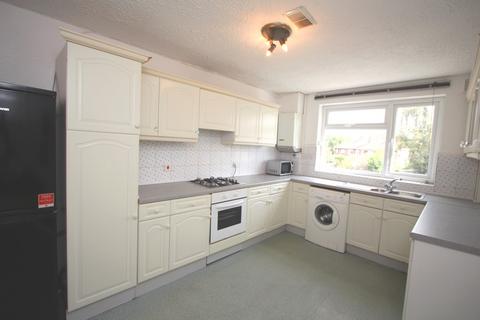 5 bedroom maisonette to rent, Camellia Lane, Surbiton KT5