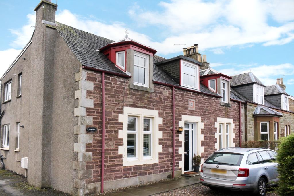 Cawdor Crescent, Dunblane, FK15 2 bed flat £850 pcm (£196 pw)