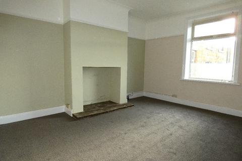 3 bedroom end of terrace house to rent, Westbrook Terrace, Batley