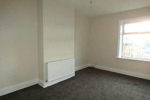 3 bedroom end of terrace house to rent, Westbrook Terrace, Batley