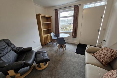 1 bedroom ground floor flat to rent, St Johns Terrace, Leeds LS3