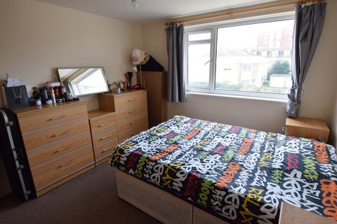 2 bedroom apartment to rent, Elizabeth Court, Grove Road, East Cliff