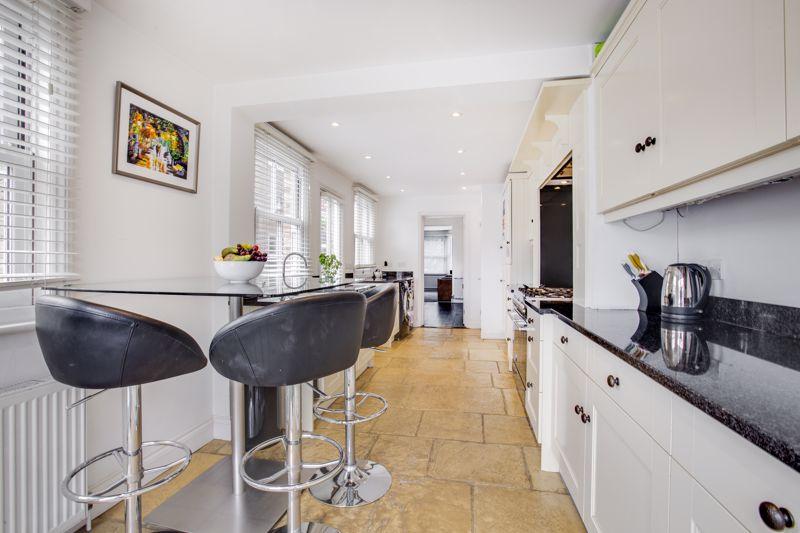 Blackpond Lane, Farnham Common, Buckinghamshire SL2 3 bed semidetached