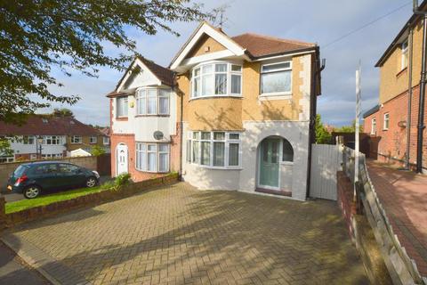 3 bedroom semi-detached house to rent, Somerset Avenue, Luton, LU2 0PL