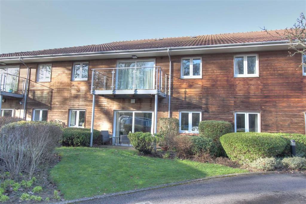 Knightwood Mews, Valley Park, Chandlers Ford, Hampshire 2 bed