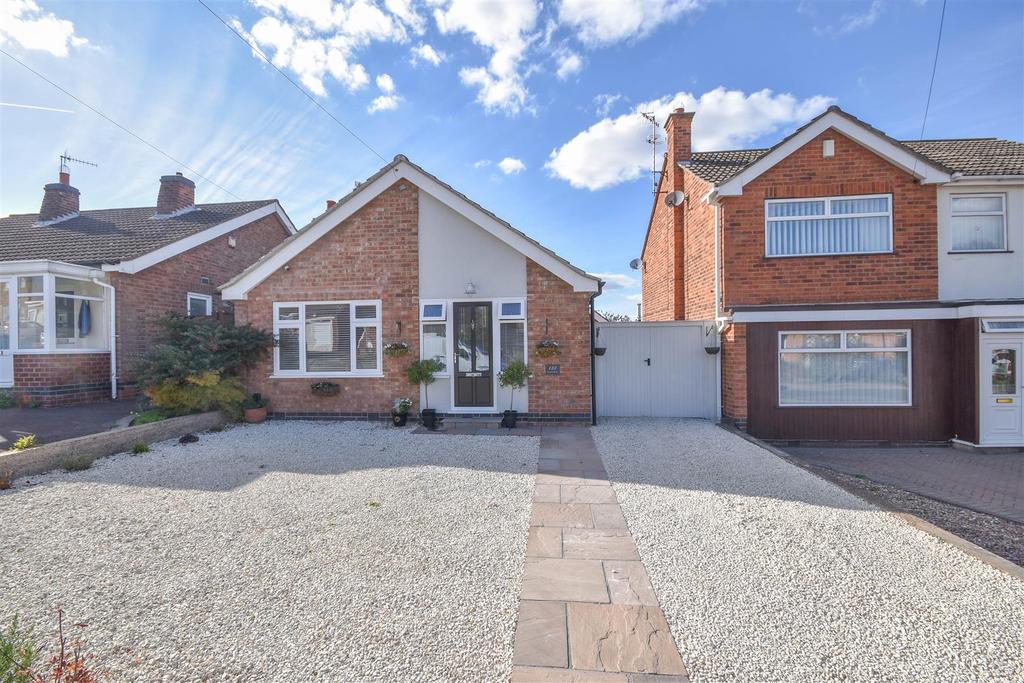Boxley Drive, West Bridgford, Nottingham 2 bed detached bungalow £275,000