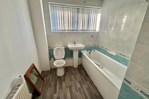 3 bedroom semi-detached house to rent, Severn Road, Oadby, Leicester, LE2 4FW
