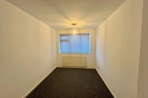 3 bedroom semi-detached house to rent, Severn Road, Oadby, Leicester, LE2 4FW