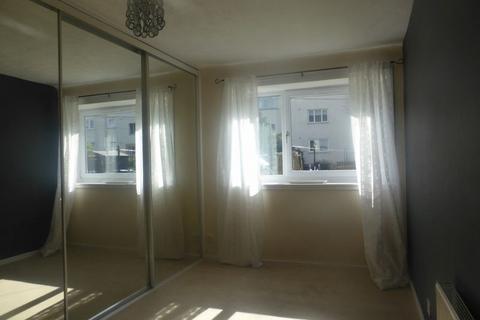 2 bedroom flat to rent, Cumnor Crescent, Gilmerton, Edinburgh, EH16