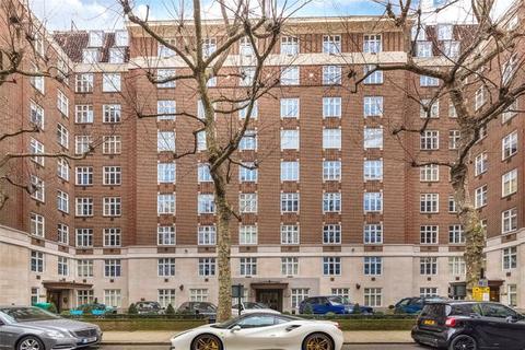 2 bedroom flat to rent, Chesterfield House, Chesterfield Gardens, Mayfair, London W1J