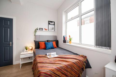 5 bedroom house share to rent, Park Road, Farnworth