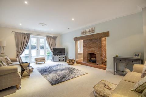 5 bedroom detached house to rent, Newbury,  Berkshire,  RG20