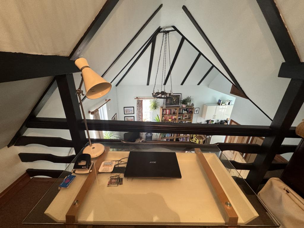 Photo 8