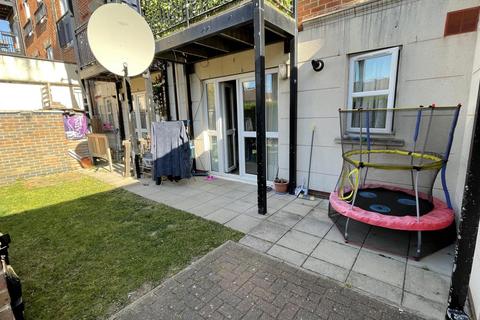 1 bedroom ground floor flat to rent, Gareth Drive, Edmonton, N9