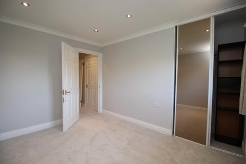 2 bedroom apartment to rent, Ray Park Road Maidenhead Berkshire