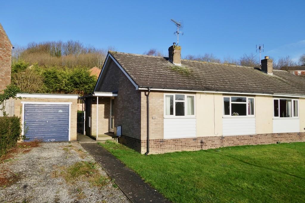 Chapel Hill Road, Pocklington 2 bed semidetached bungalow £165,000