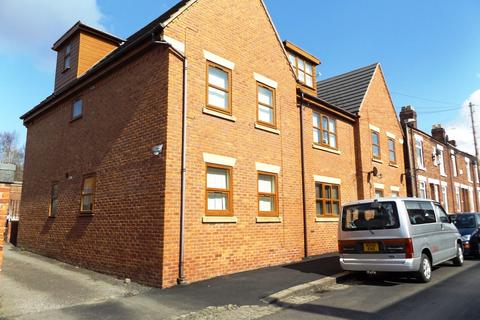 2 bedroom apartment to rent, Lewis Court, Crewe