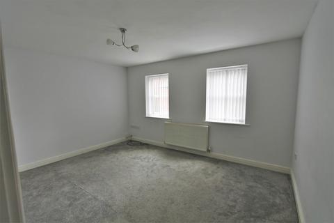 2 bedroom apartment to rent, Lewis Court, Crewe
