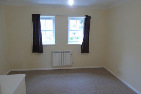 2 bedroom end of terrace house to rent, Caxton Court, Bishops Park, King's Lynn