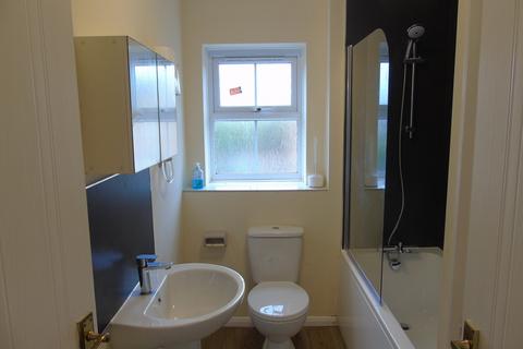 2 bedroom end of terrace house to rent, Caxton Court, Bishops Park, King's Lynn