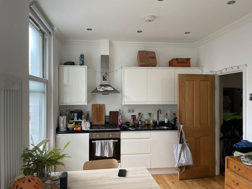 Kitchen /living